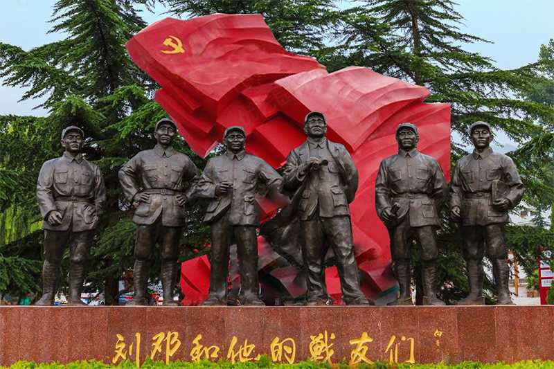 革命人物雕塑，劉鄧和他的戰(zhàn)友們雕像